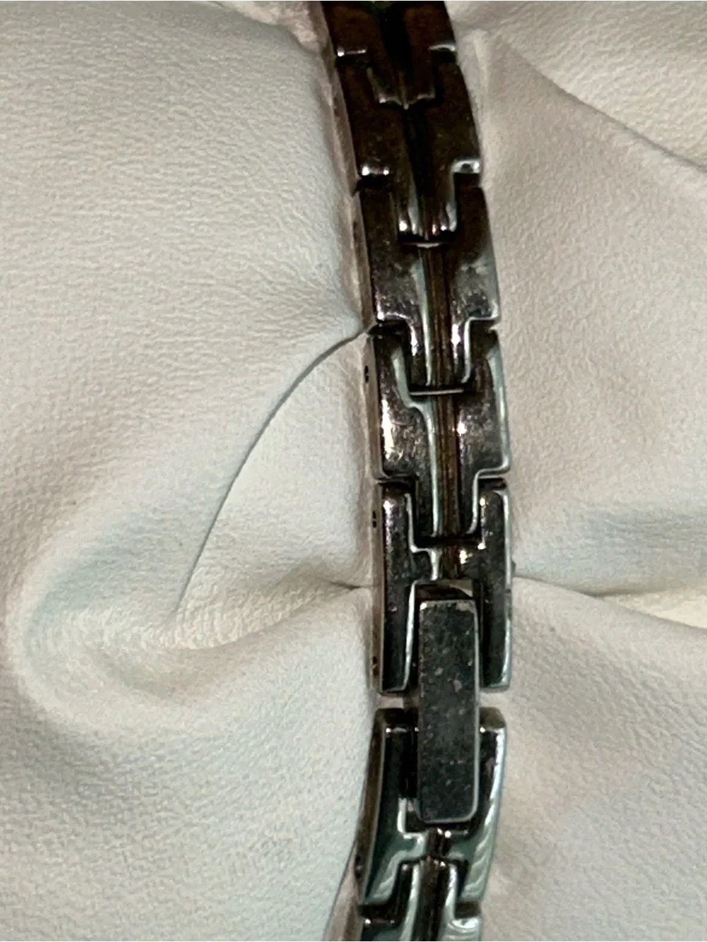 Watch Lot Vintage EUC Link Bracelet Watch in Silver and or Gold tones EUC